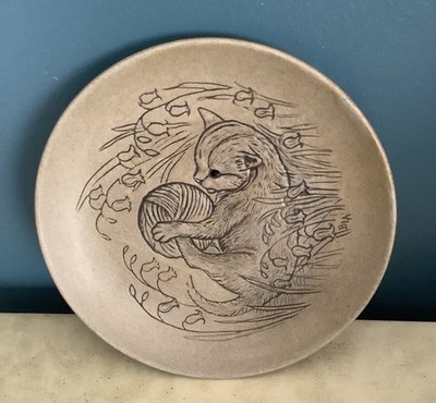 Vintage Poole Keramik Katze oder Kätzchen mit Wollknäuel Pin Geschirr Teller Sekunden