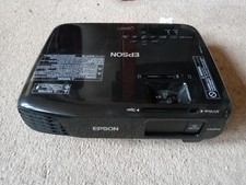 Epson EX5220 Wireless XGA 3LCD Projector 3000 Lumens Black with Case  Remote