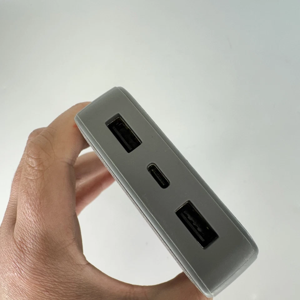 Banco de alimentación cargador portátil Mophie Powerstation 15000 mAh doble USB-C tela gris Foto 2 de 4