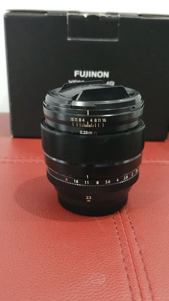 Fujifilm XF 23mm F1.4R -with Square Metal Hood JJC LH-JXF23 - image 2 of 4