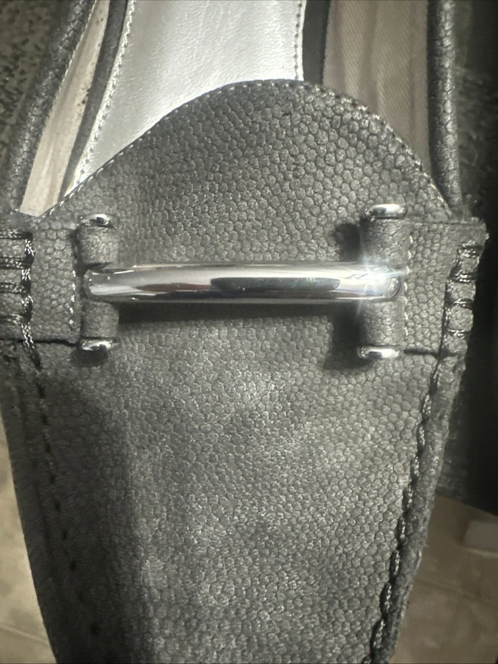 Sapatos femininos Chaps Ralph Lauren de couro liso cinza tamanho 10 - Imagem 4 de 4