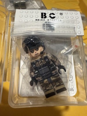 Brick Creator Minifigure PMC (Not Brickmania) - Very Rare & FAST SHIP