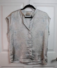 Elie Tahari Cap Sleeve Satin Ivory Blue Brown Mauve Watercolor Blouse Y-Neck M