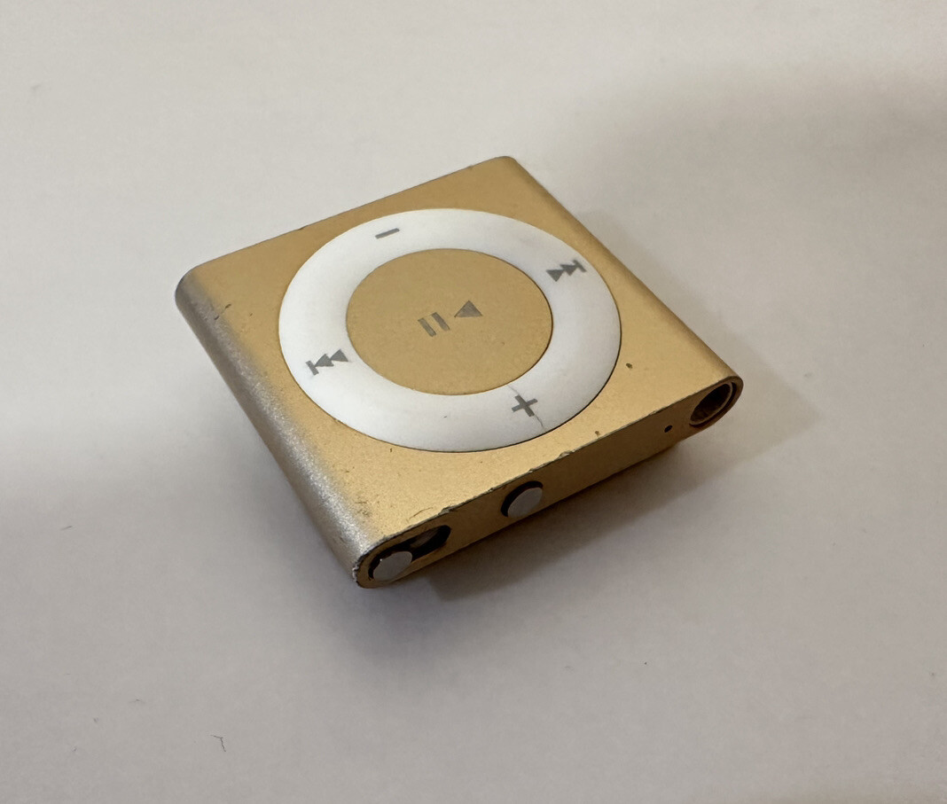 Apple iPod shuffle 4th Generation Gold (2 GB) | eBay
