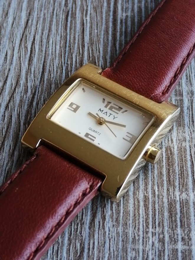 Montre Femme Vintage Années 80-90 - Cadran Noir & Or Avec Diamants - Mouvement à Quartz - Bracelet Cuir Neuf