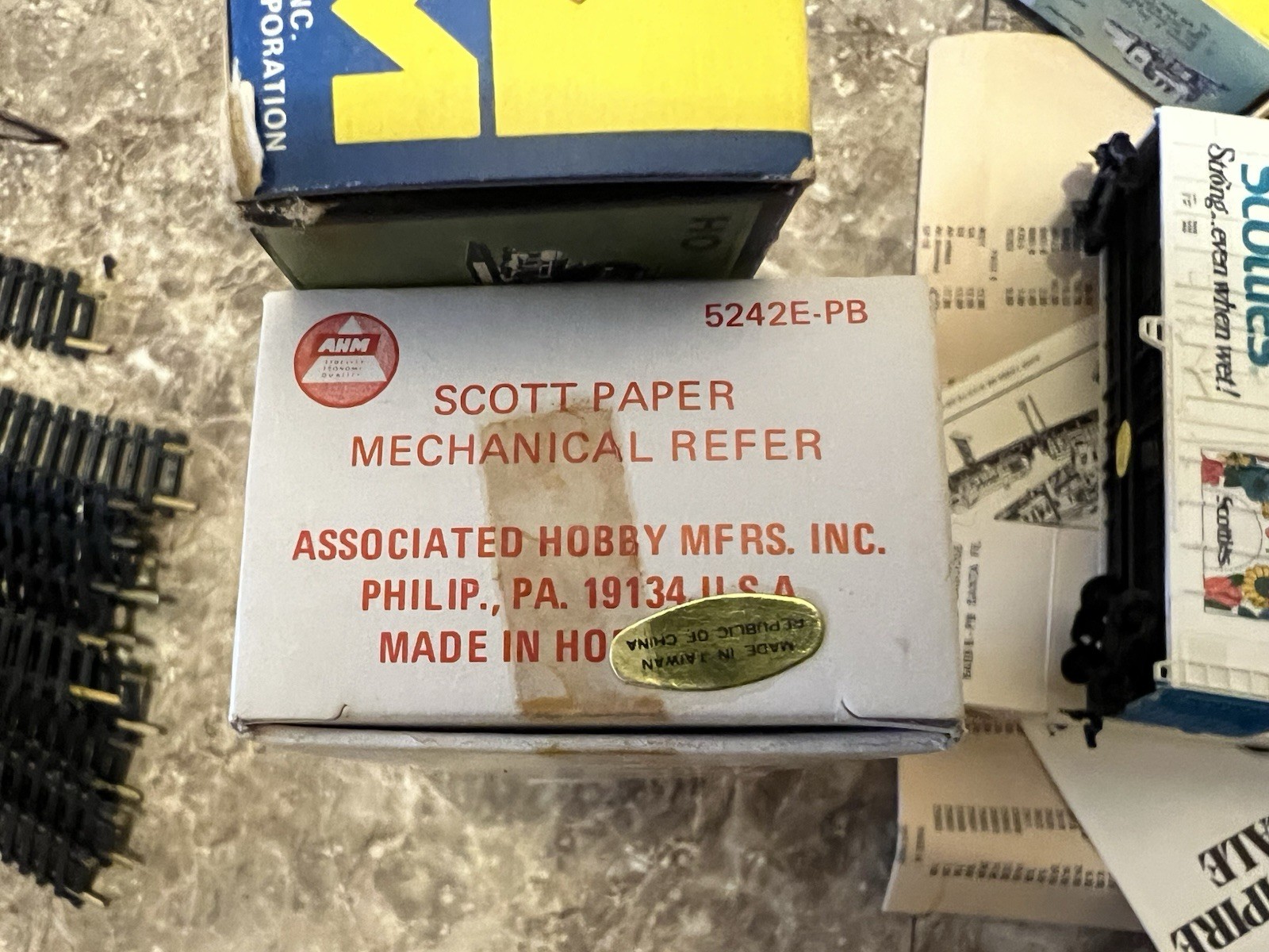 AHM HO Scale Train Set #63930 – MDT Diesel Locomotive 5001C – Santa Fe – Vintage thumbnail 11