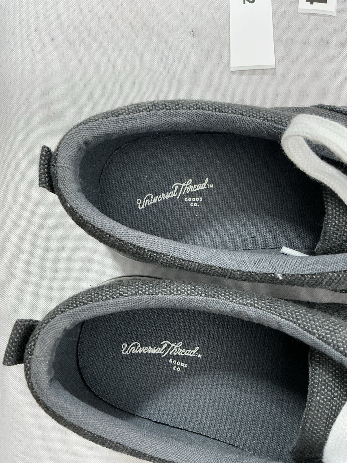 Mens Excellent Condition Universal Thread Lace Up… - image 4