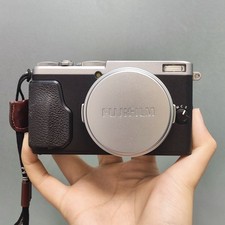 Fujifilm X70 Digital Camera Silent Leaf Shutter & Discreet Design Built-in Wi-Fi
