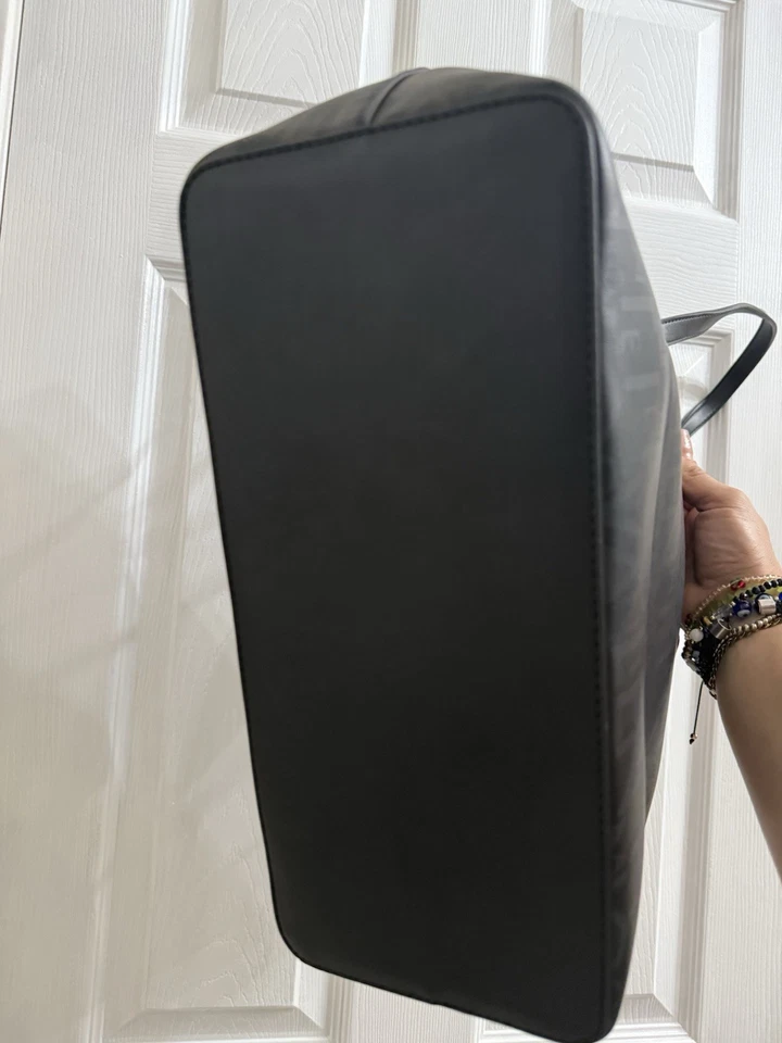 Valentino by Mario Valentino Italy Leather black Tote Soho Monogram bag - Image 4 of 4