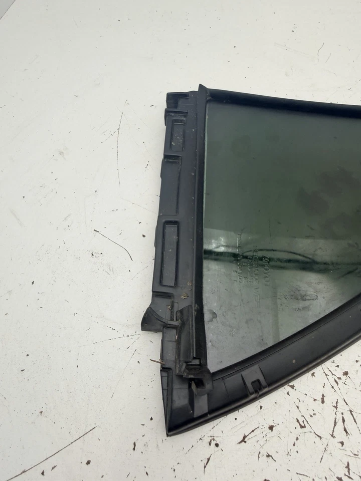 09-13 TOYOTA COROLLA OEM LEFT DRIVER SIDE REAR QUARTER VENT GLASS Foto 3 de 4