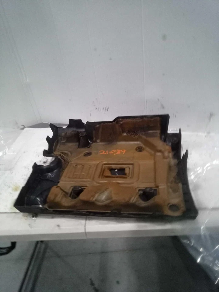 Used Engine Cover fits: 2015 Toyota Sienna Grade B Foto 2 de 4