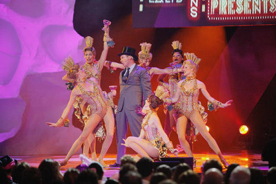 John Gordon Sinclair performs in his role as Leo Bloom from musica- Old Photo 2