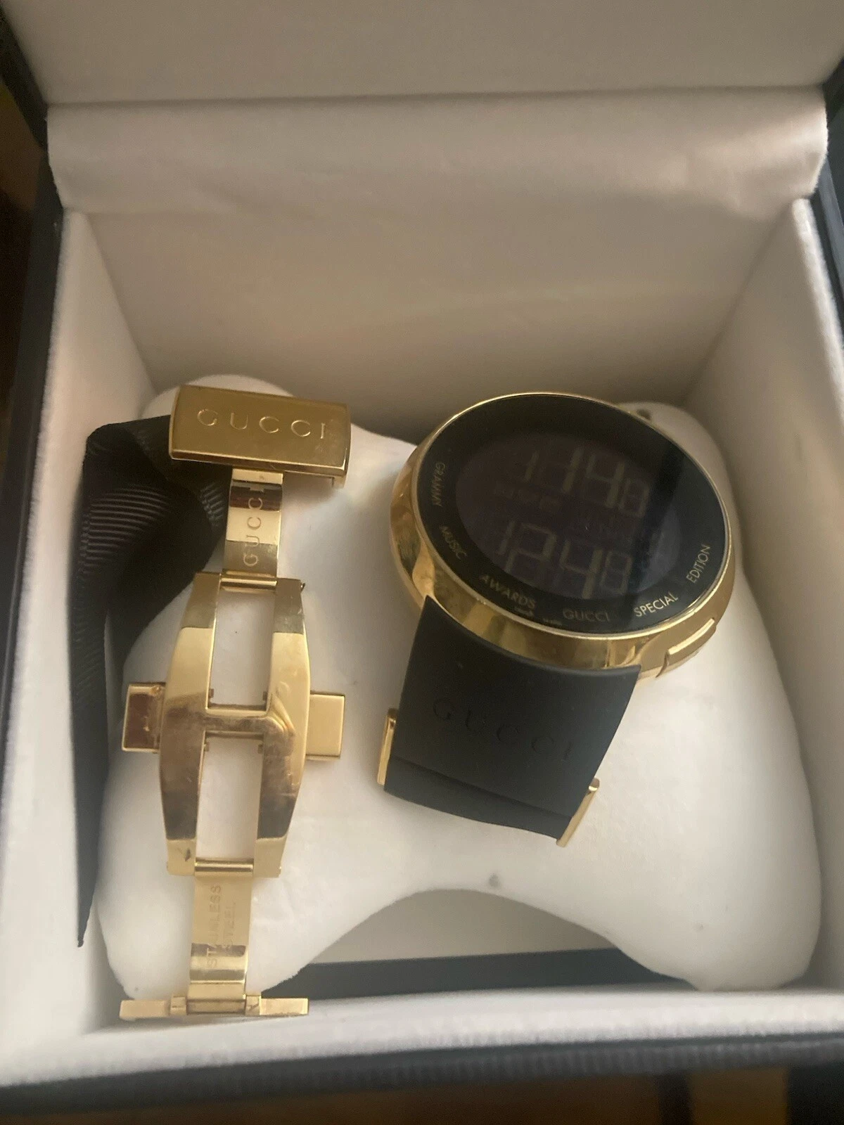Gucci YA114215 Grammy Special Edition Montre Bracelet pour Homme   Quartz, 44 mm, Noir...