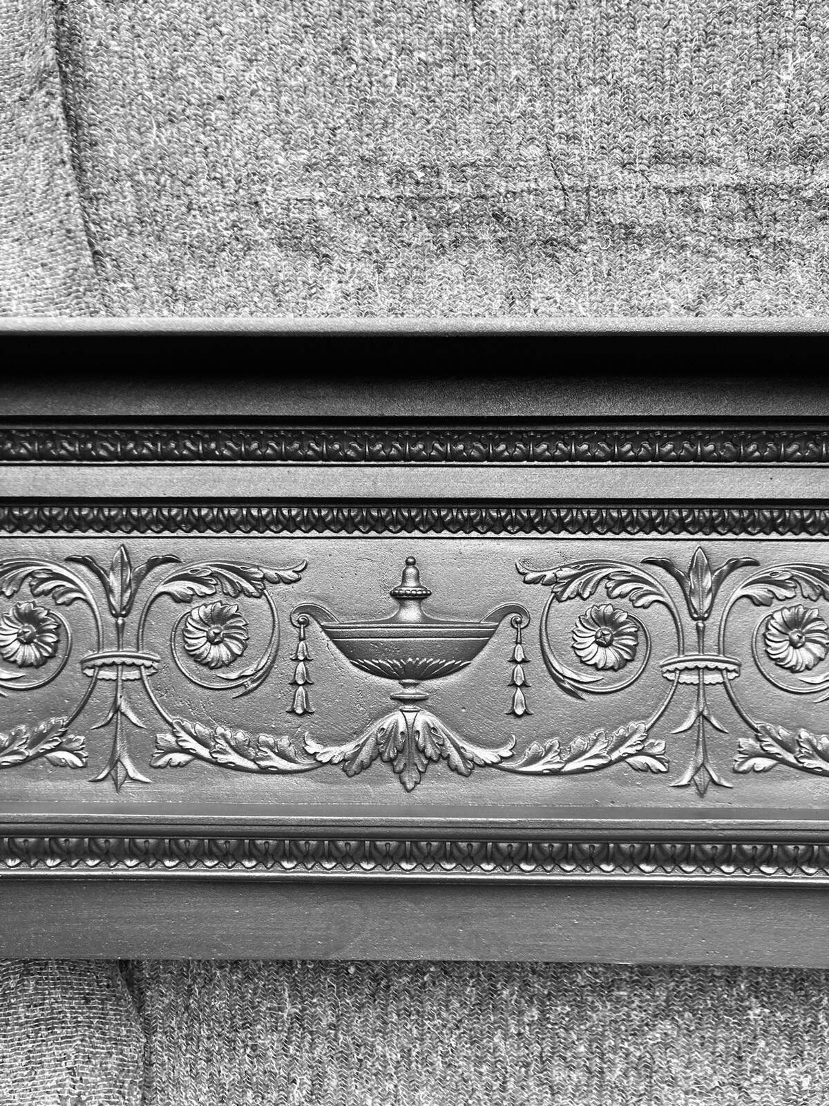 LARGE ANTIQUE VICTORIAN / EDWARDIAN CAST IRON FIREPLACE / FIRE / STOVE SURROUND eBay