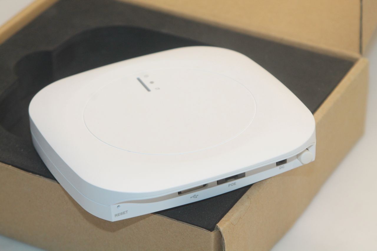 Passerelle IoT Bluetooth WiFi MOKO MKGW1-BW blanche pour maison connectée