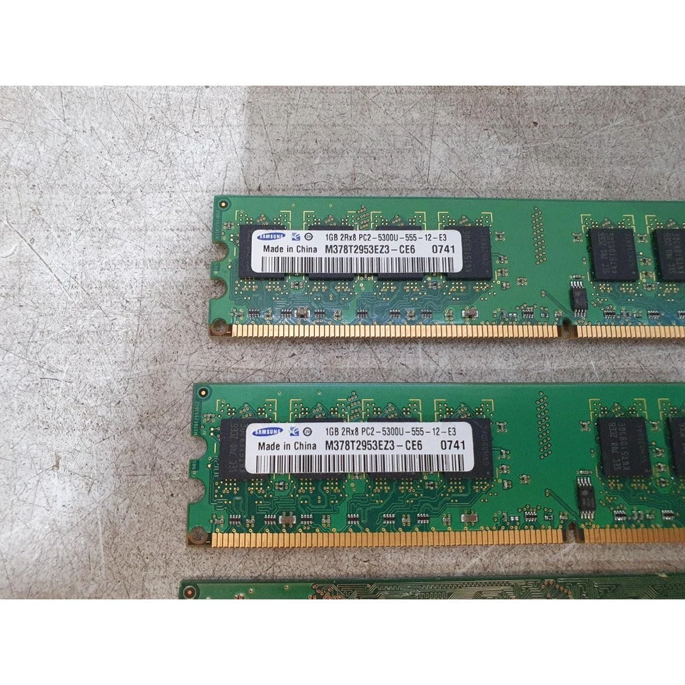 Lot of Samsung M378T2953EZ3-CE6, M378T2863QZS-CE6 Memory Module (4x1GB) DDR2 RAM - Image 2 of 4