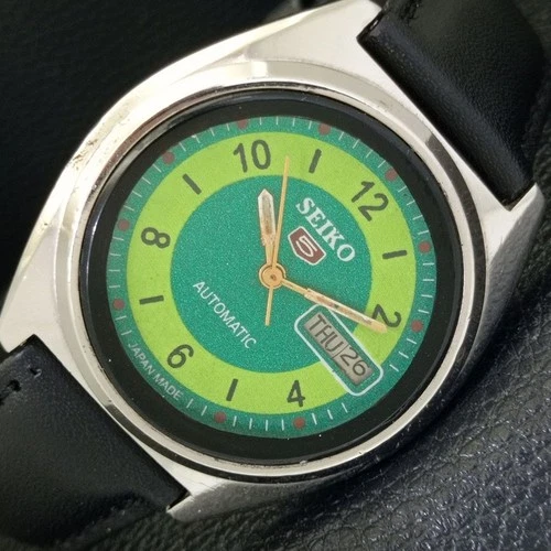 AUTOMATIC VINTAGE SEIKO 5 JAPAN 7009A MENS GREEN COLOR DIAL WATCH a702097-1