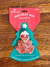 VINTAGE 1995 HALLMARK CHRISTMAS HOLIDAY BARBIE PIN