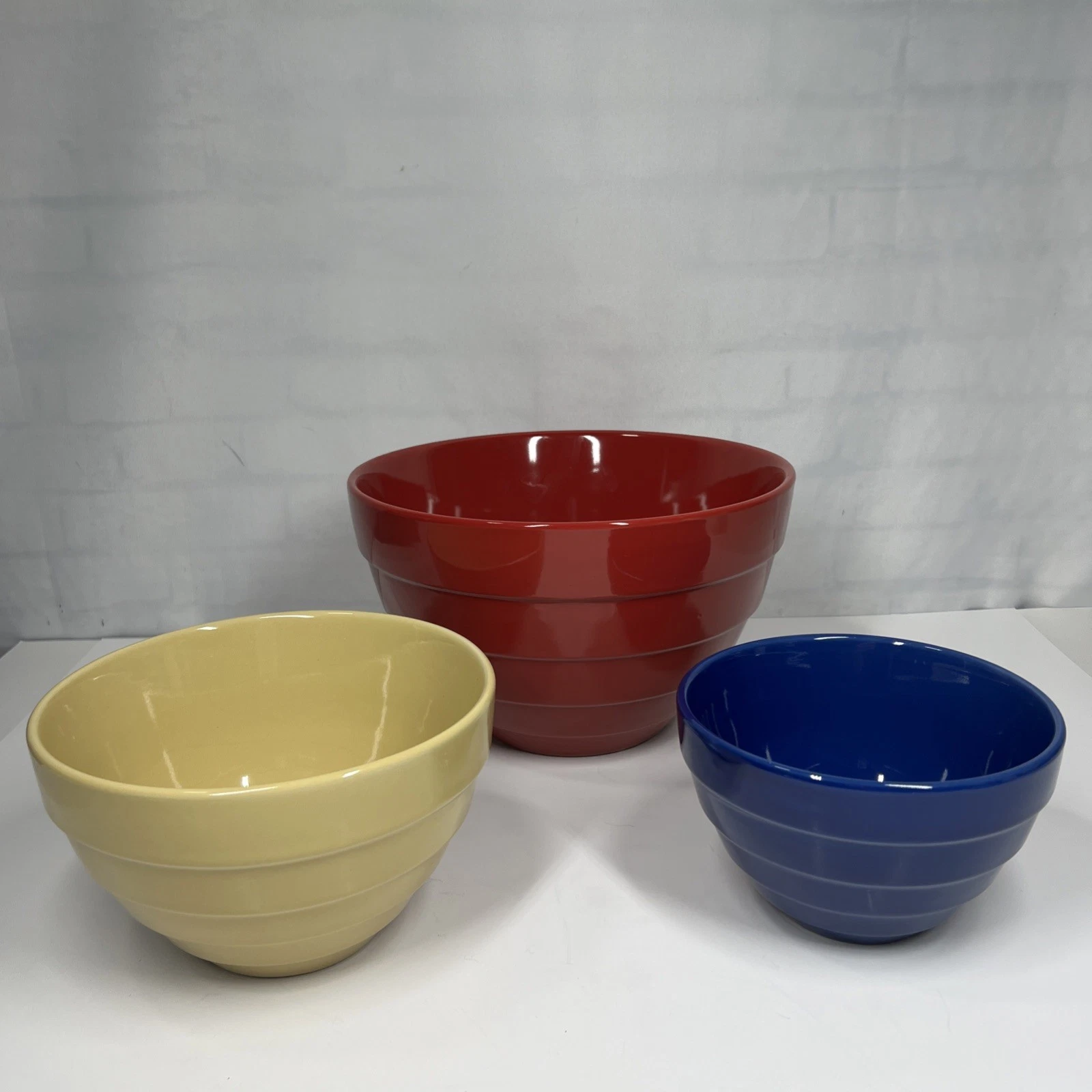 Boston Warehouse Beating Mixing Bowls Set Of 3 Red Yellow Blue