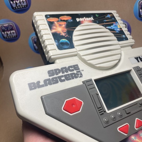 1988 SPACE BLASTERS Vintage Talking Handheld Video Game TESTATO FUNZIONANTE! - Picture 3 of 6