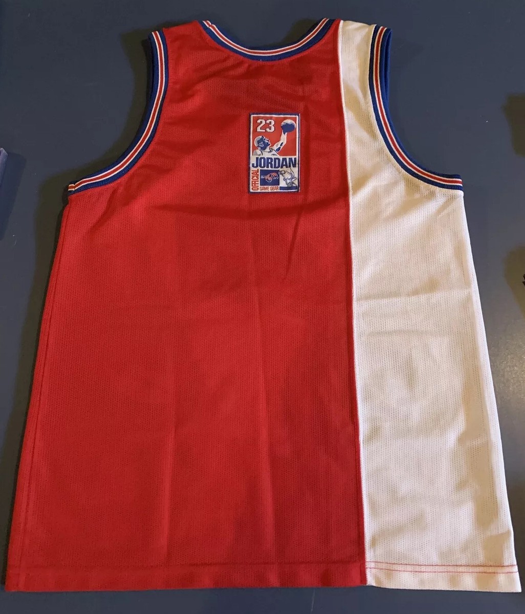 MICHAEL JORDAN Vintage 1996 Space Jam Bugs Bunny Basketball