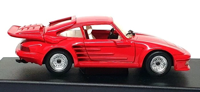 Revell 1/24 Scale Diecast 8621 - Gemballa Avalanche - Red - Image 3 of 4