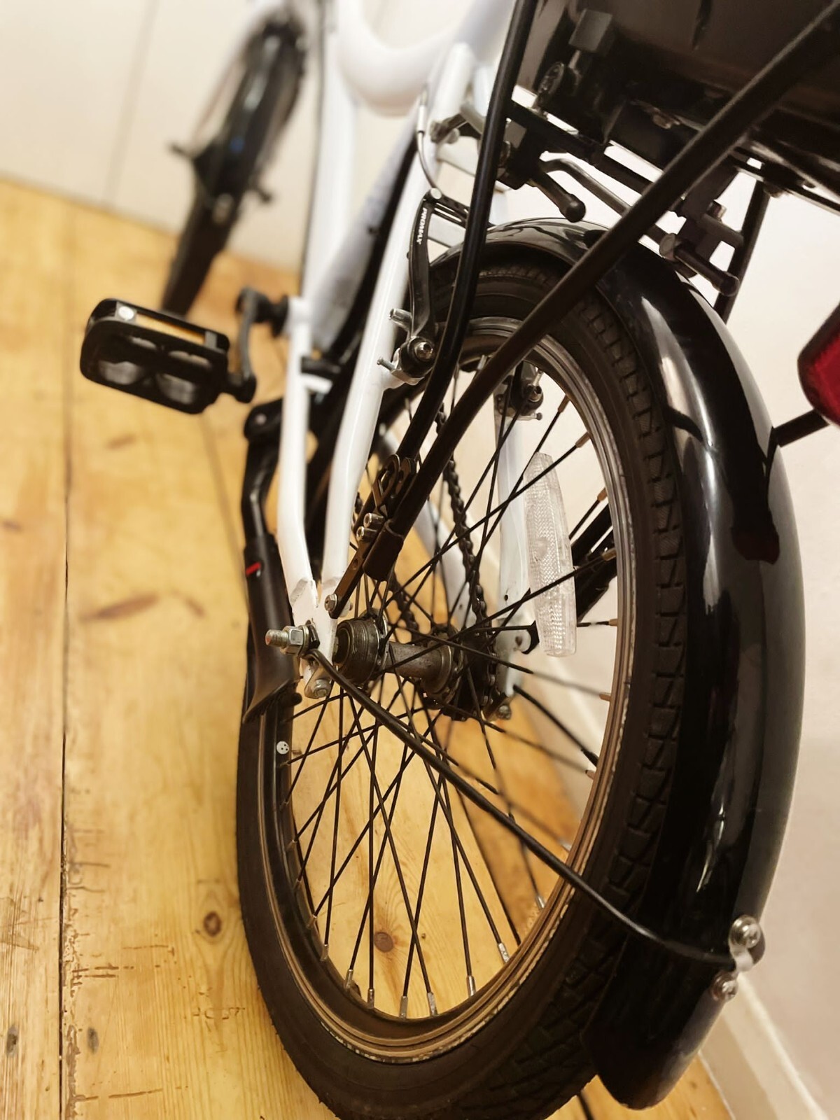 Halfords Assist Hybrid Electric Bicycle 20" Wheel. eBay