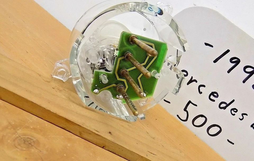 Часы Mercedes Benz 500 1994-1998 годов выпуска - Изображение 4 из 4