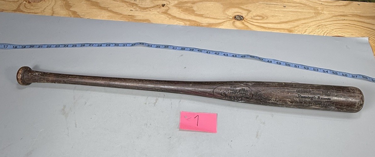 Louisville Slugger Game Model Domingo Ramos Cracked Bat P1