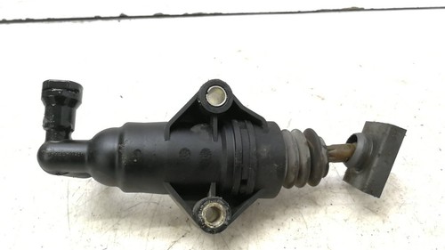 Volkswagen VW Golf MK4 1.6i 74kW Benzin 1998 Kupplungsnehmerzylinder 1J0721261F