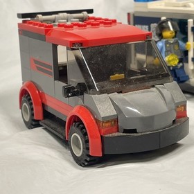 LEGO City 60008 Museum Break-In As Is with Extra Minifigures + Jester cas437