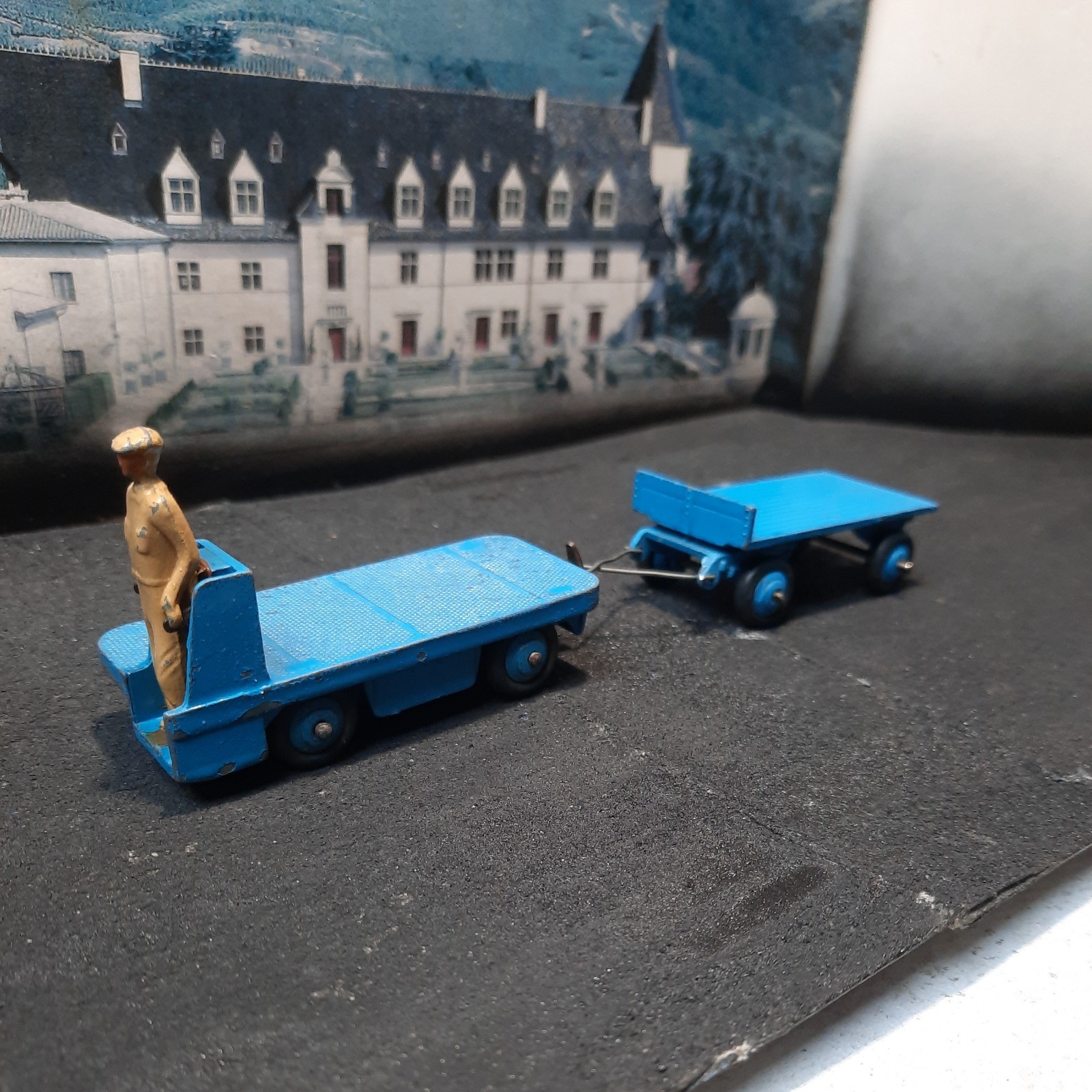 Sold at Auction: Jouet(13) : DINKY TOYS MECCANO 13 pièces