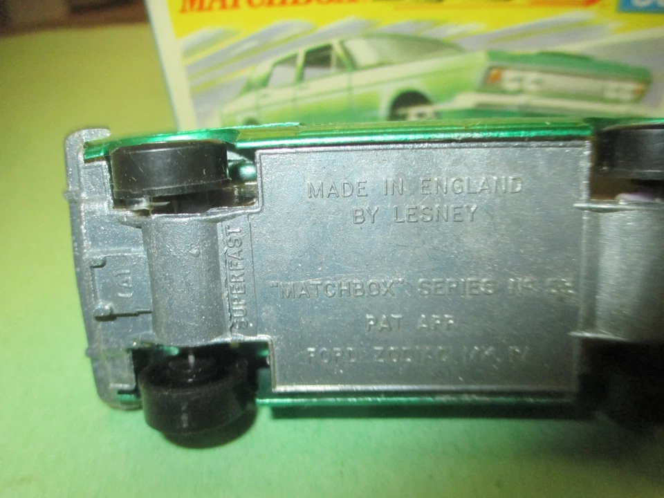 Matchbox Lesney Superfast SF53 Ford Zodiac- DARK GREEN , wide wheels, MIB - Image 4 of 4