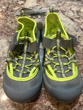 NWT Osh  Kosh Grey And Green Sandals Size 12 Toddler