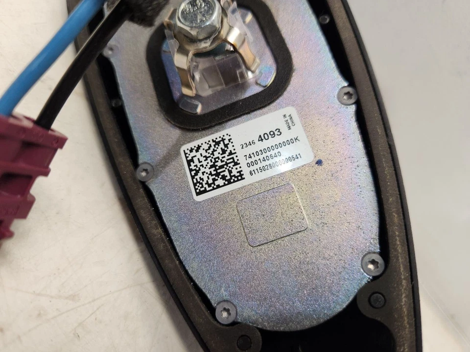 2015 Chevrolet Malibu Roof Mounted Antenna *Black* PN: 23464093 Foto 2 de 4