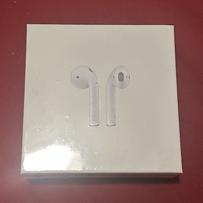 Apple AirPods White Bluetooth Wireless In-Ear Earbuds w/ Charging Case Mic