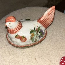SMALL CERAMIC CHICKEN /  HEN