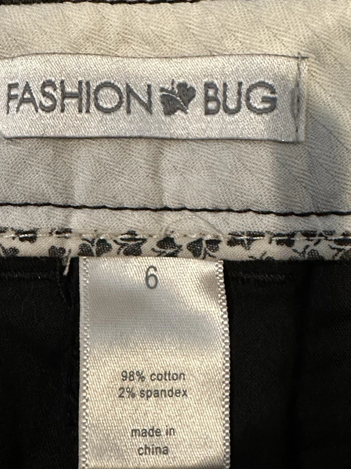 Women’s Fashion Bug Y2K Black Cotton Stretch Mid Rise Bermuda Casual Shorts 6 - Image 3 of 4