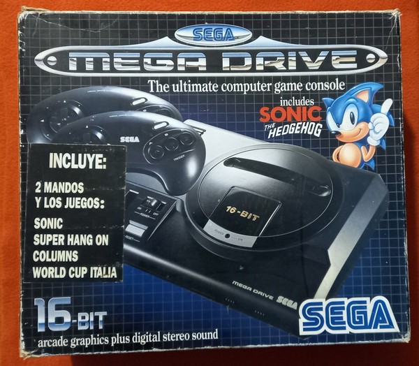 Consola Sega Megadrive PAL- Model 1601-18. Caja, instrucciones, 2 mandos. [LEER]