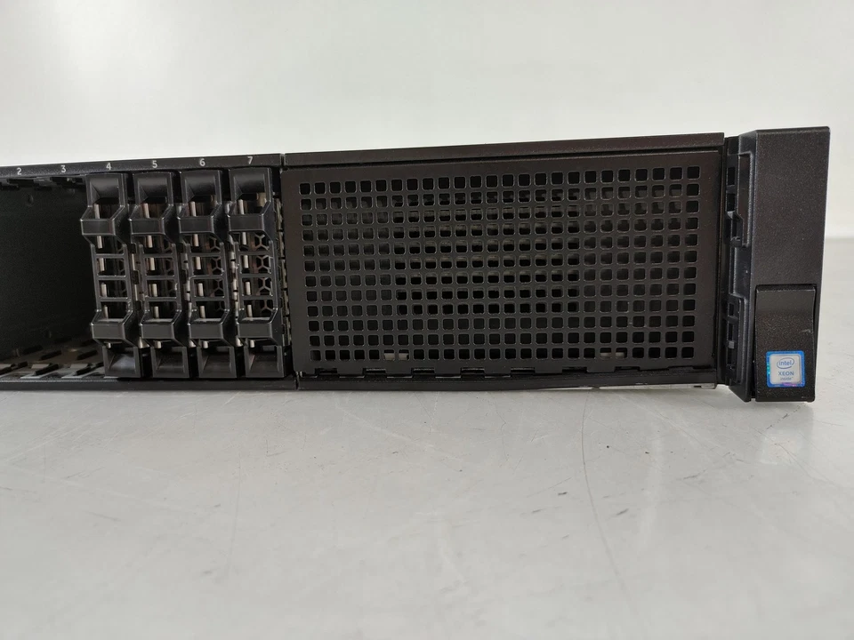 Dell PowerEdge R730 2.40 GHz Intel Xeon E5-2620 v3 32 GB DDR4 Server - Image 3 of 4