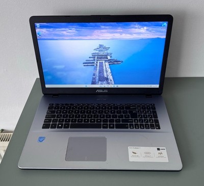 17,3'' Asus VivoBook X705M Laptop - Intel N4000 / 8GB / 1TB HDD / Windows 11