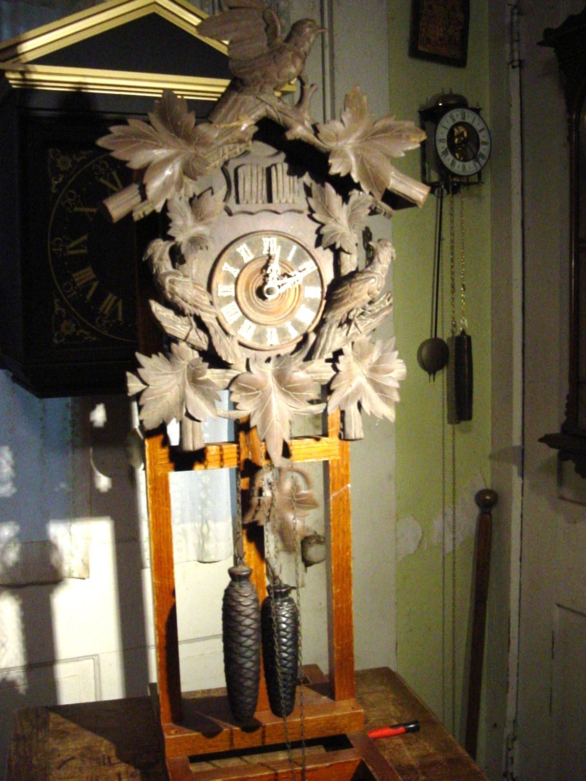 ANTIQUE AMERICAN CUCKOO CLOCK COMPANY TWO BIRD BLACK FOREST CUCKOO CLOCK WORKING