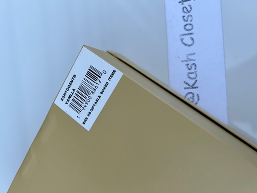 Michael Kors Cuaderno y Estuche para Lápices Caja de Regalo Set MK Firma Vainilla - Imagen 8 de 8
