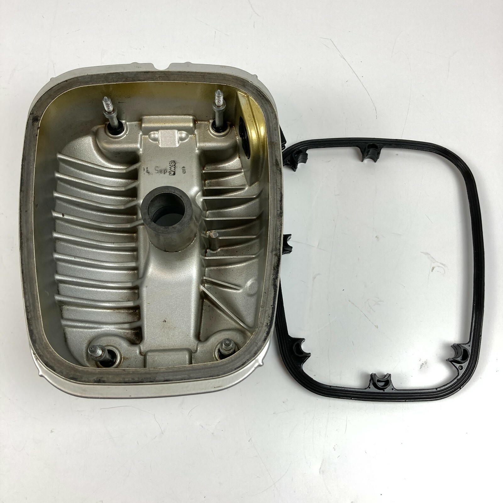 BMW R22 R850RT R850 RT 850 ABS 2000-2006 LEFT ENGINE CYLINER HEAD 