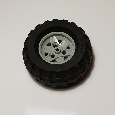 1x Lego  Technic Reifen 81.6 x 38 R Balloon + 1x Felge 43.2x26 hellgrau 41896