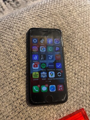Apple iPhone SE (3rd Generation) - 64 GB - Black (Unlocked)
