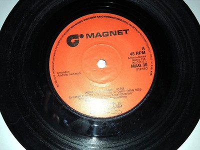 GUYS 'N' DOLLS Can't You Hear The Song / Here I MAGNET 30 45 VINYL 7'' RECORD POP