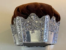 ANTIQUE 1897 LRG STERLING SILVER CHERUB REPOUSSE PIN CUSHION LONDON CROWN SHAPE