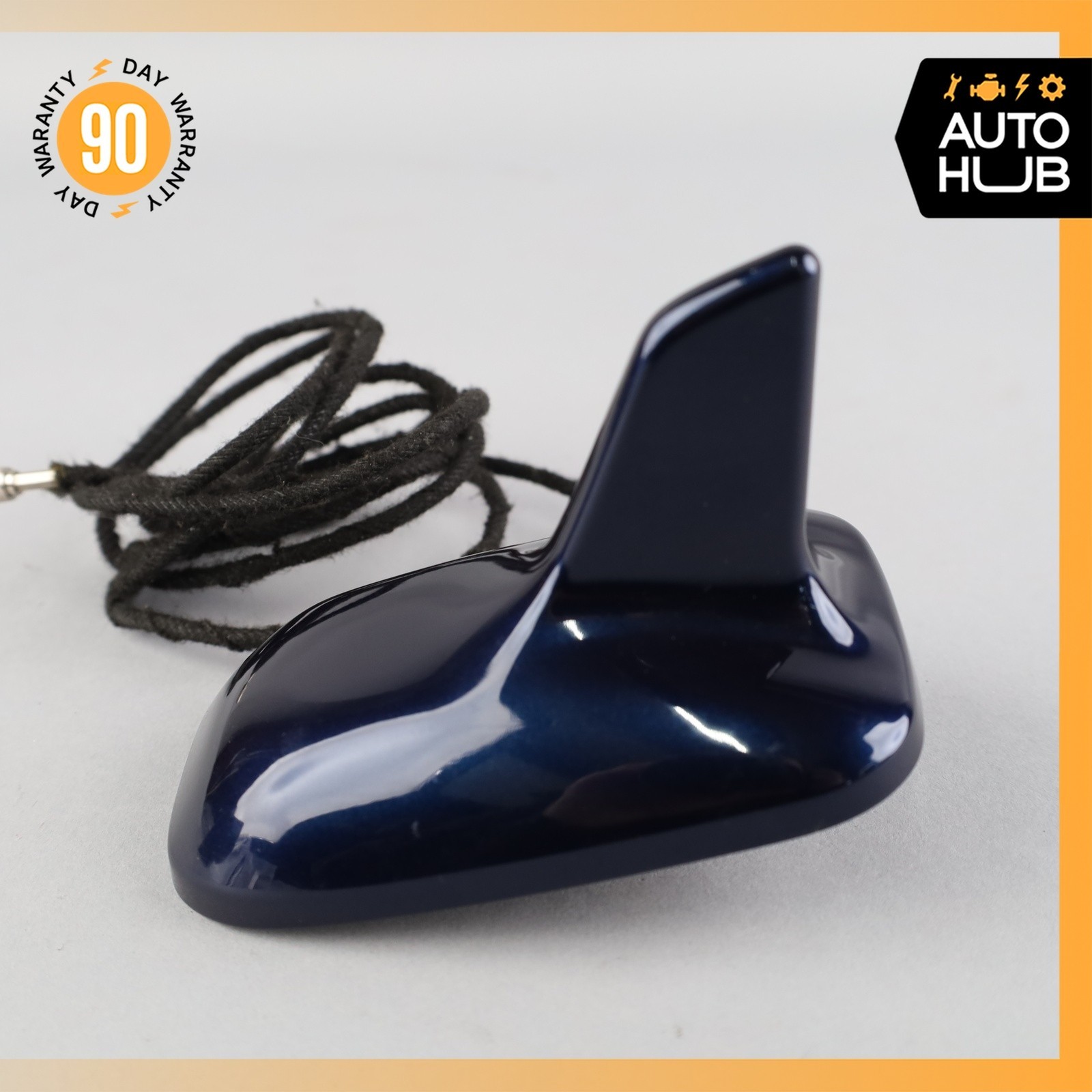 03-18 Maserati Quattroporte M139 Top Roof Shark Fin Radio Antenna GPS OEM 51k