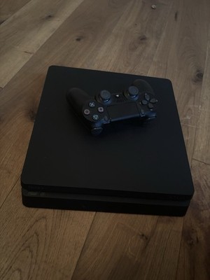 Sony PlayStation 4 Slim Konsole, Schwarz, 500 GB, Inkl. Controller